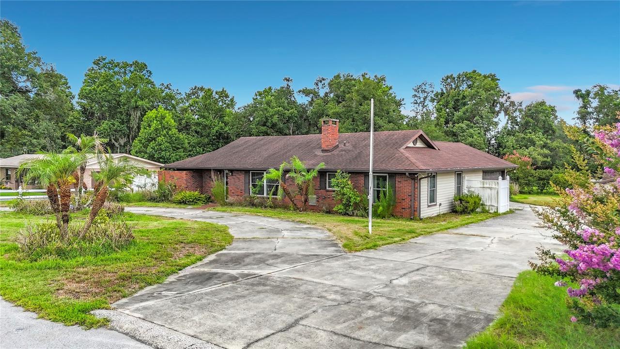 629 Orange Valley Cir., Lakeland, FL 33813