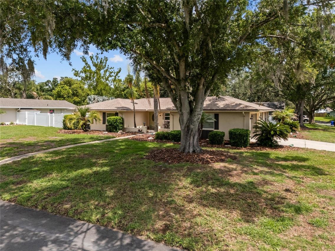 2024 Charnes Ct., Lakeland, FL 33813