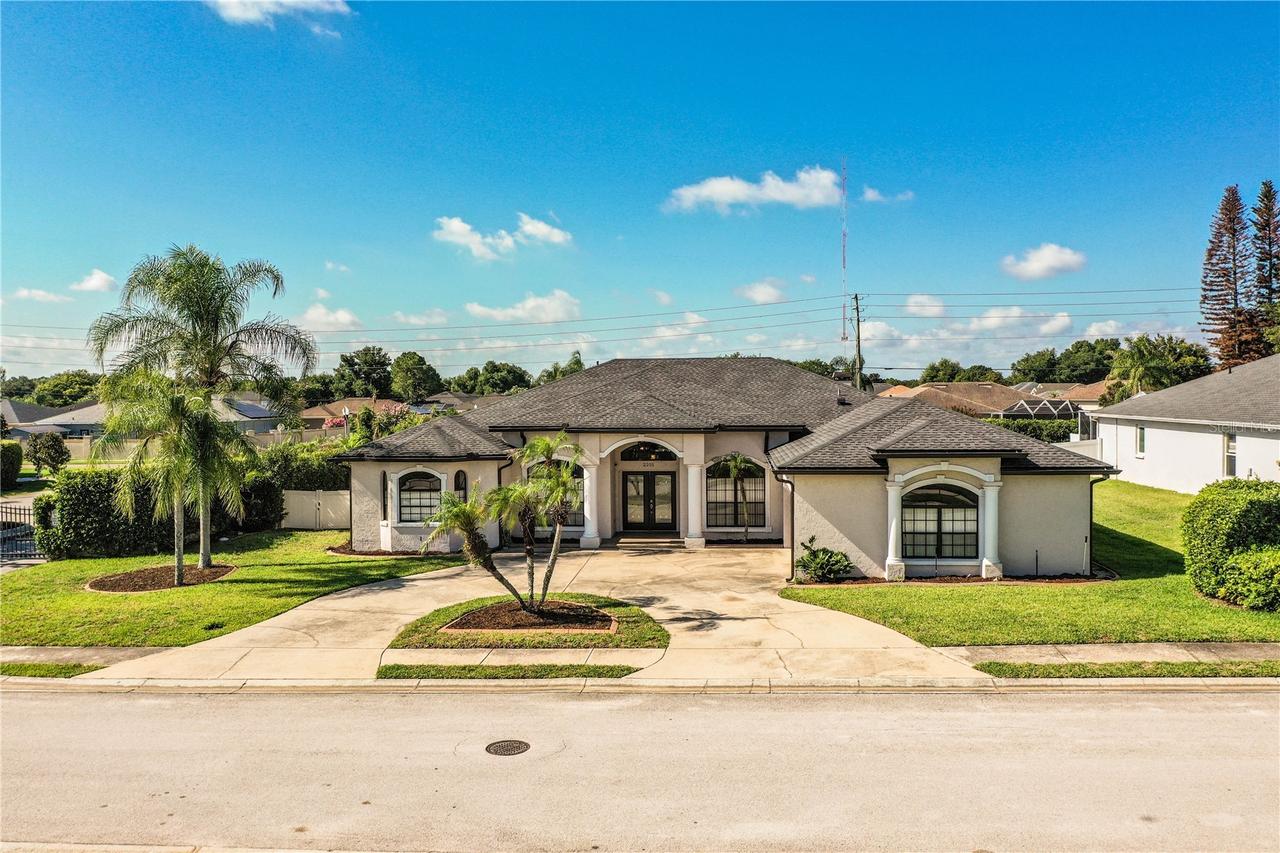2205 Chesterfield Cir., Lakeland, FL 33813