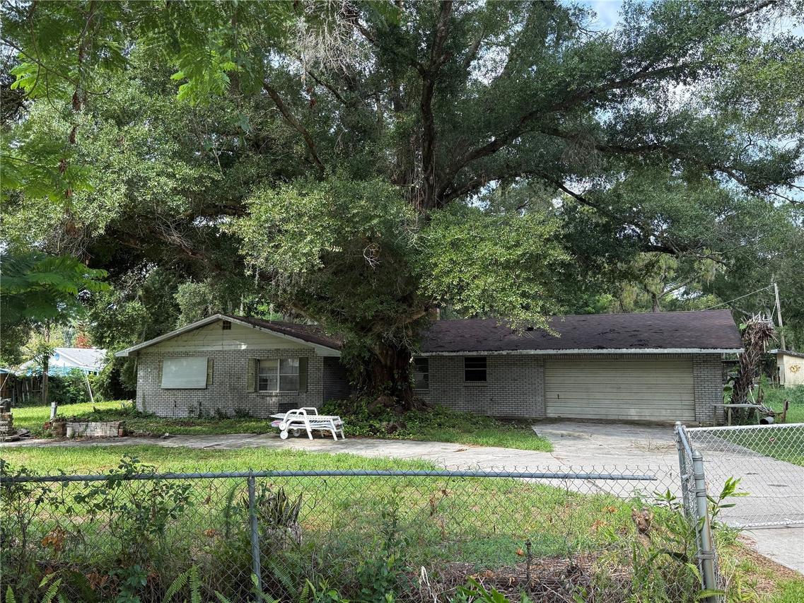 2420 Nelson St., Auburndale, FL 33823