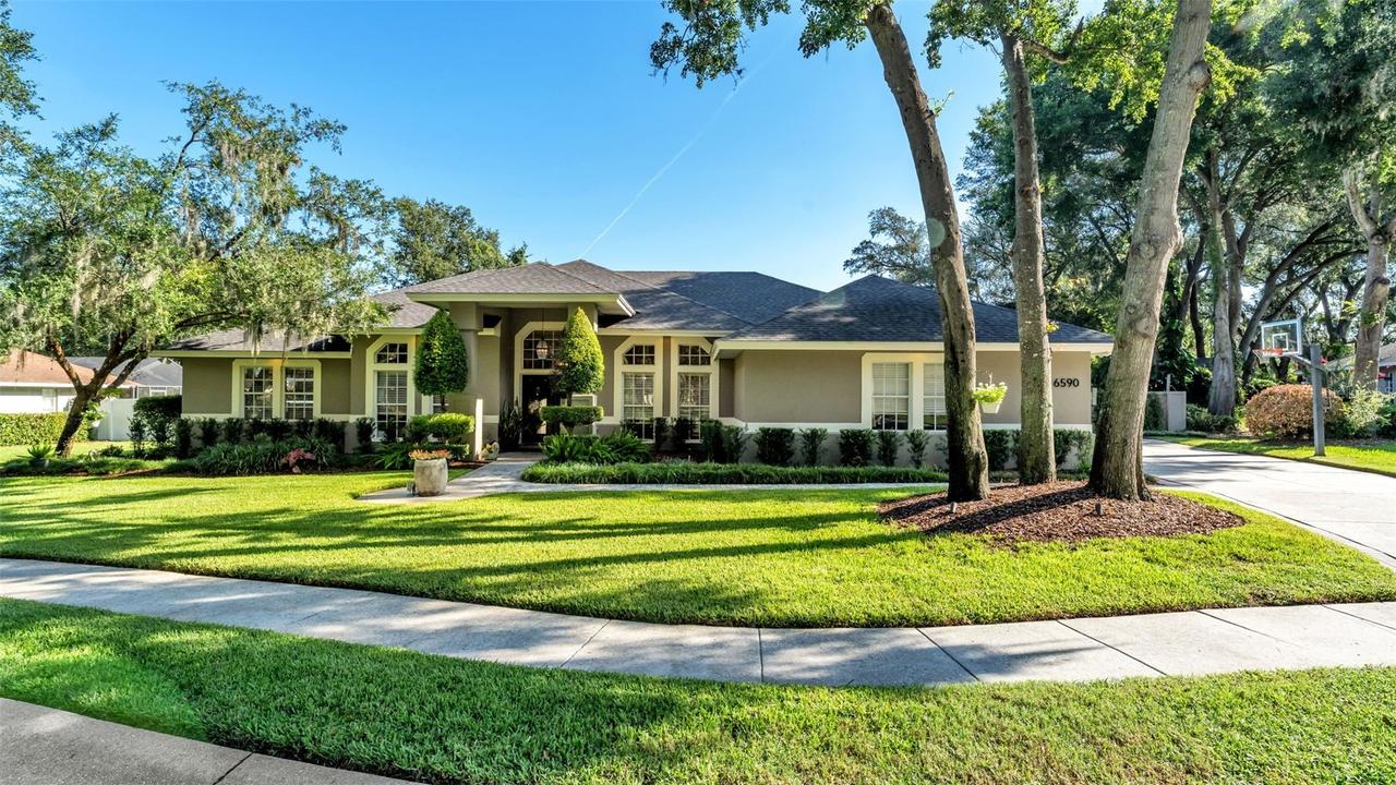 6590 Crescent Lake Dr., Lakeland, FL 33813