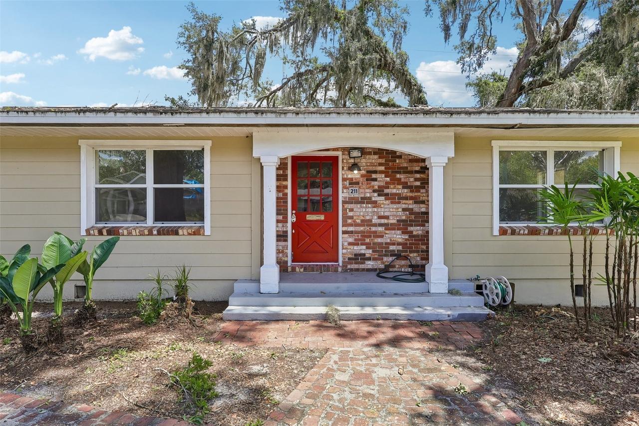 211 Prado Pl., Lakeland, FL 33803