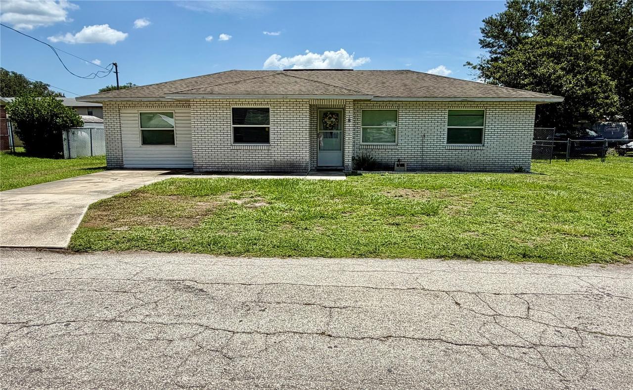 8 N Hendry Ave., Fort Meade, FL 33841