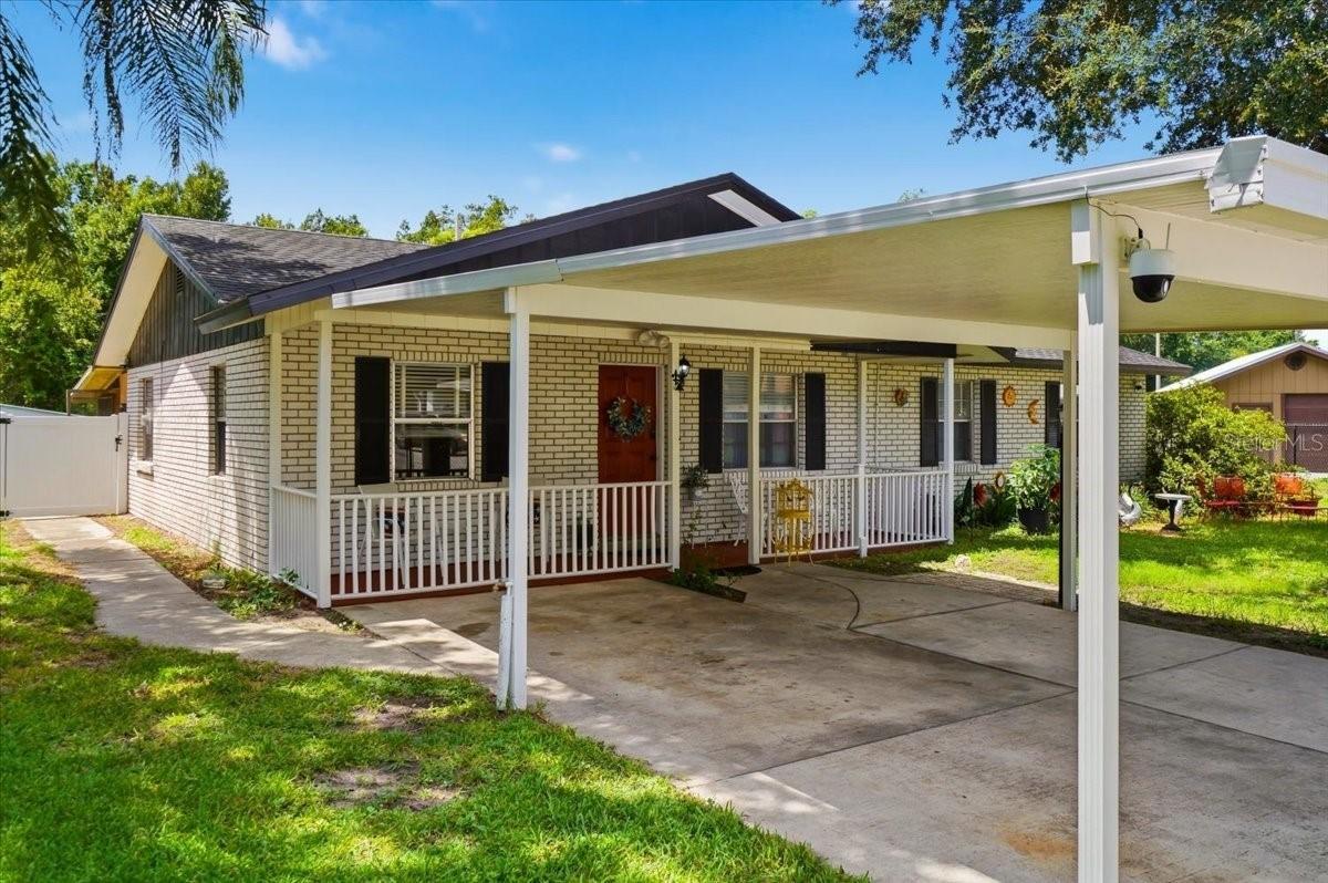 156 Manseau Dr., Winter Haven, FL 33880