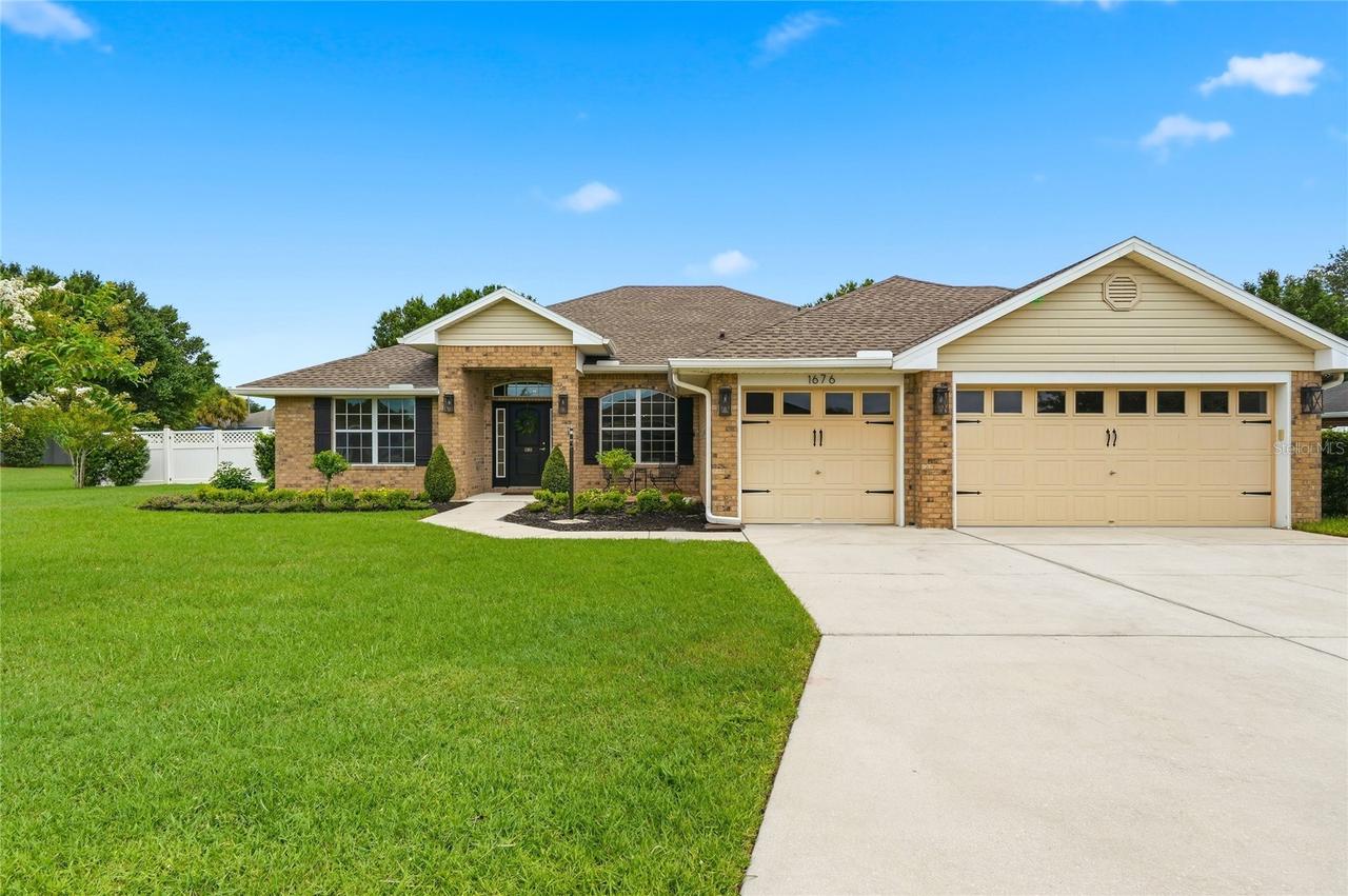 1676 Doves View Cir., Auburndale, FL 33823