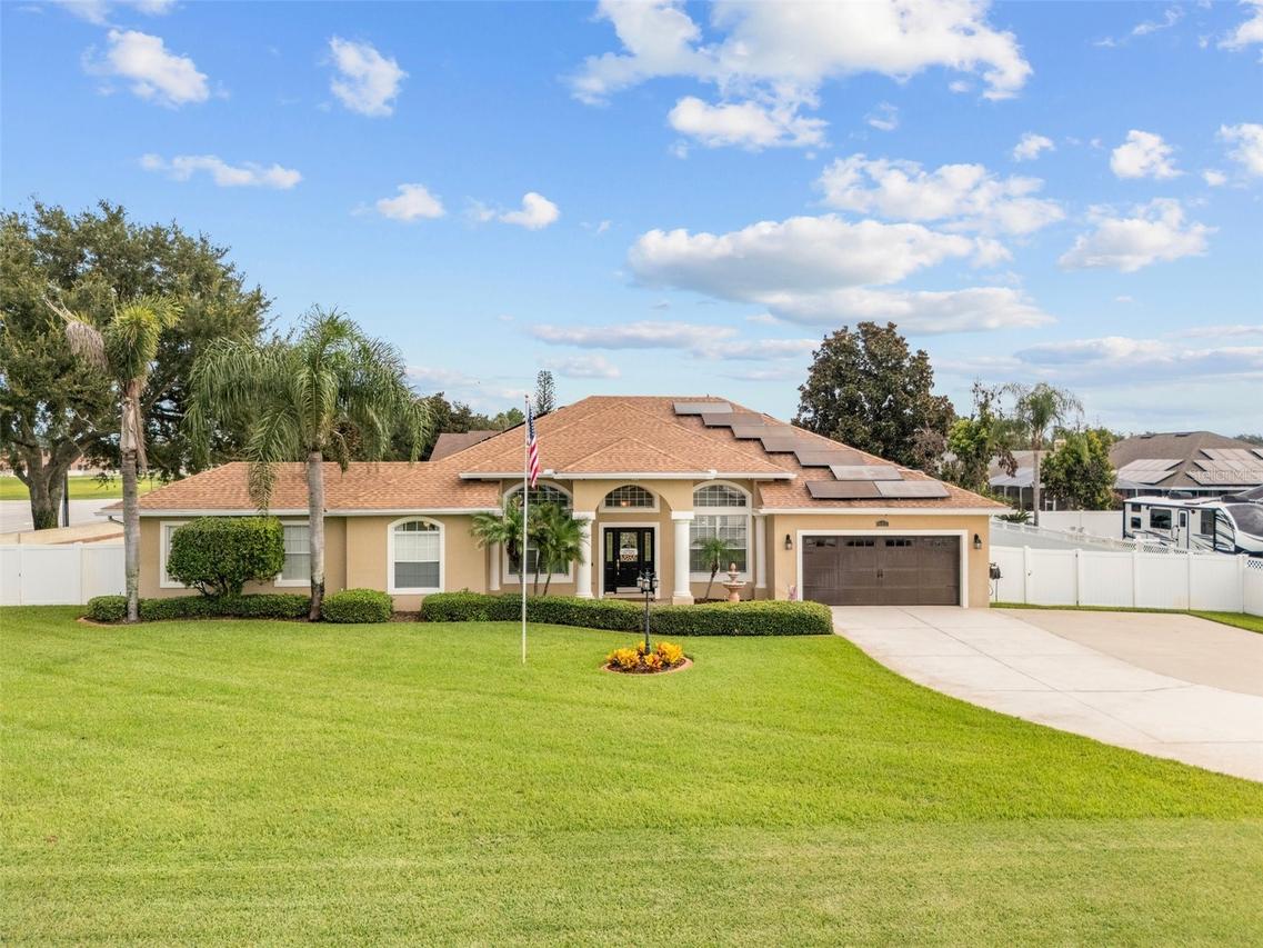 651 Hart Lake Dr., Winter Haven, FL 33884