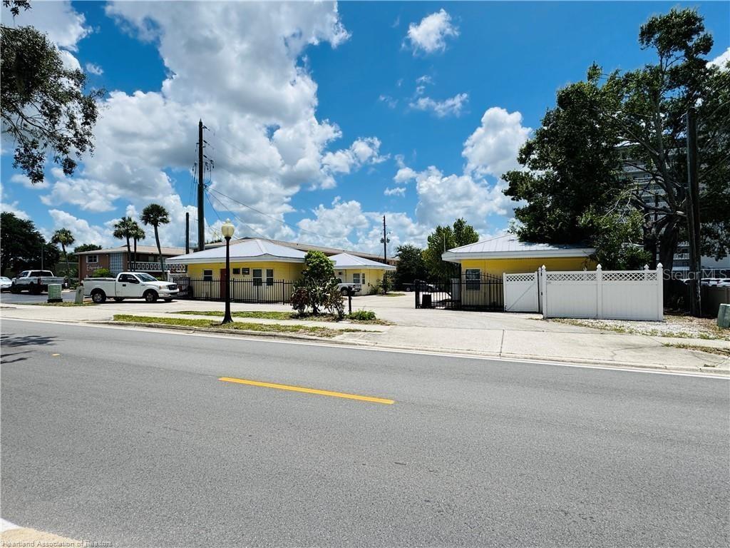 2121 Lakeview Dr., Sebring, FL 33870