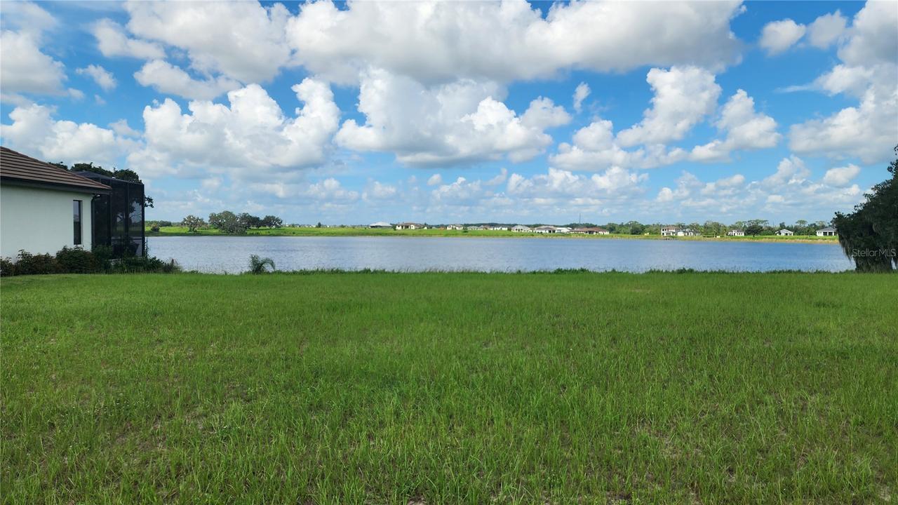 156 Valencia Ridge Dr., Auburndale, FL 33823