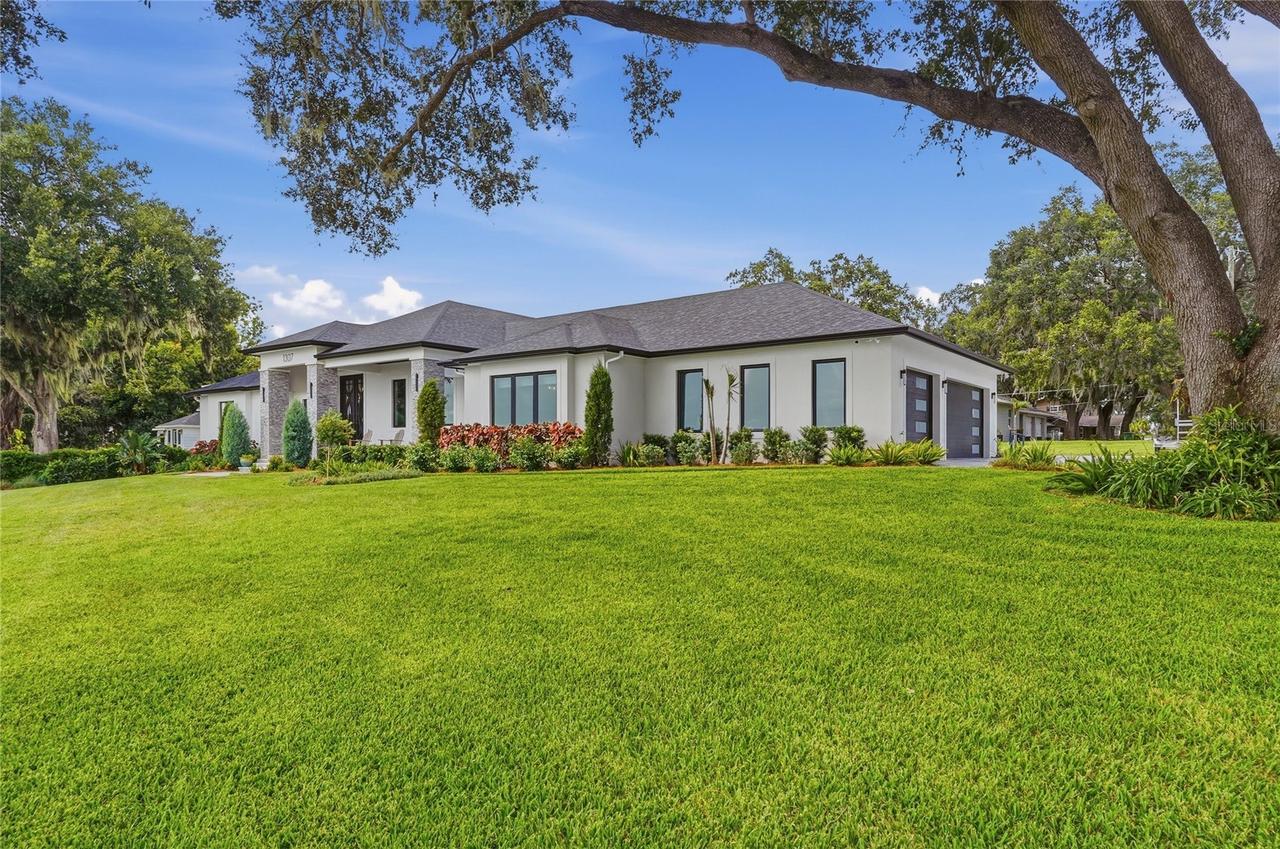 1307 N Lake Howard Dr., Winter Haven, FL 33881