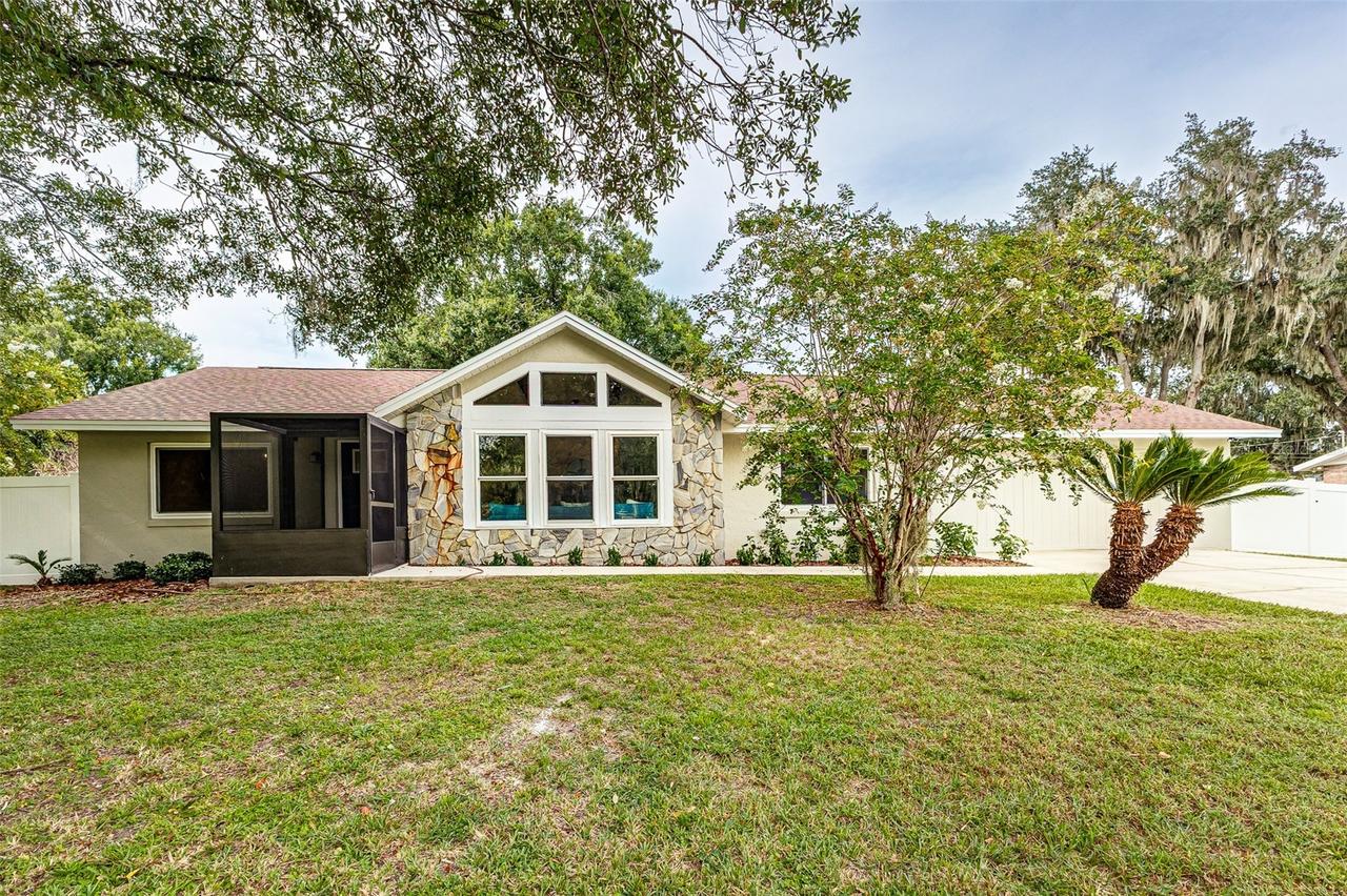 2923 Forestbrook Dr., Lakeland, FL 33811