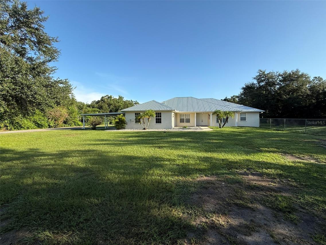 1978 Wooten Rd., Dover, FL 33527