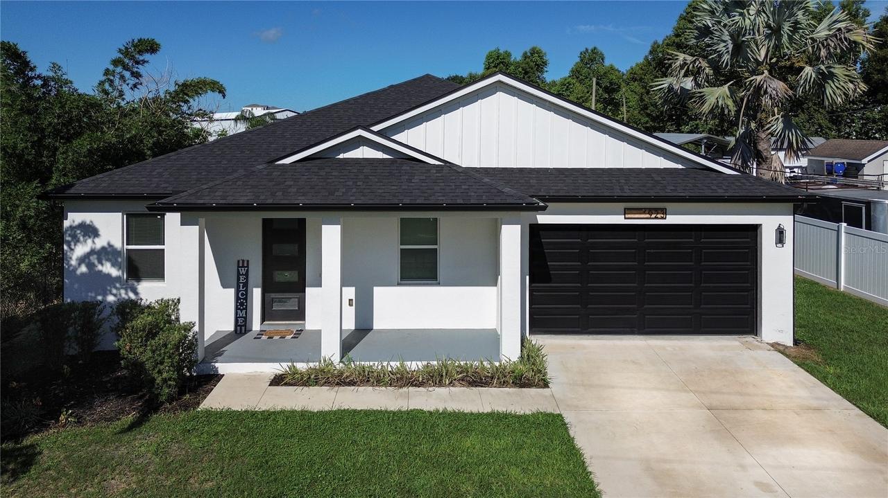 923 Florida Ave., Dundee, FL 33838