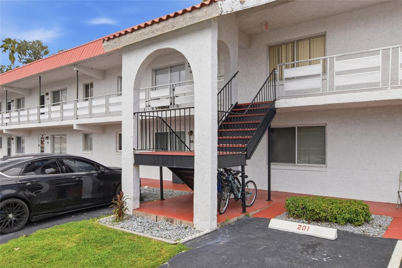 1100 Martinique Dr. #203, Winter Haven, FL 33884