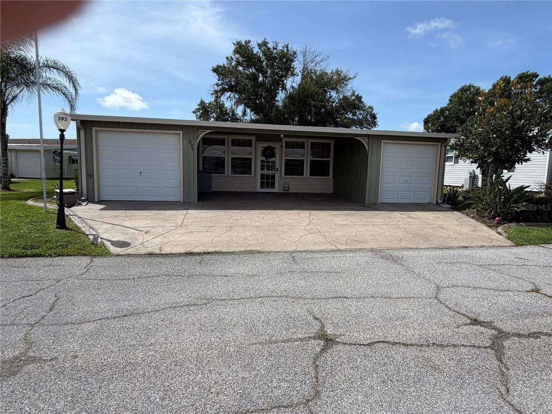 393 York Cottage Dr., Haines City, FL 33844