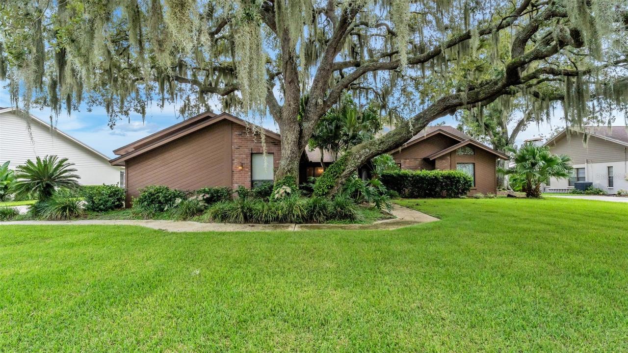 2871 Hammock Dr., Plant City, FL 33566
