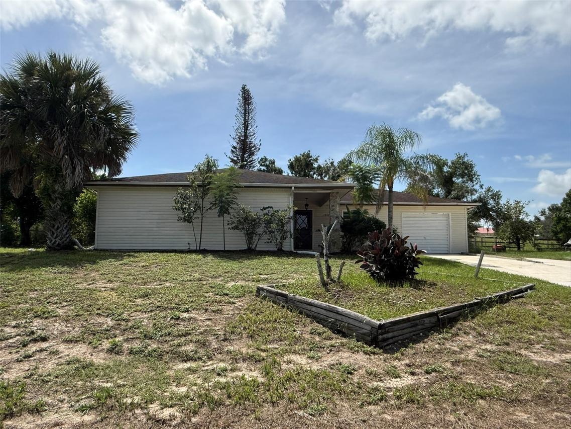 2024 Bel Ombre Cir., Lake Wales, FL 33898