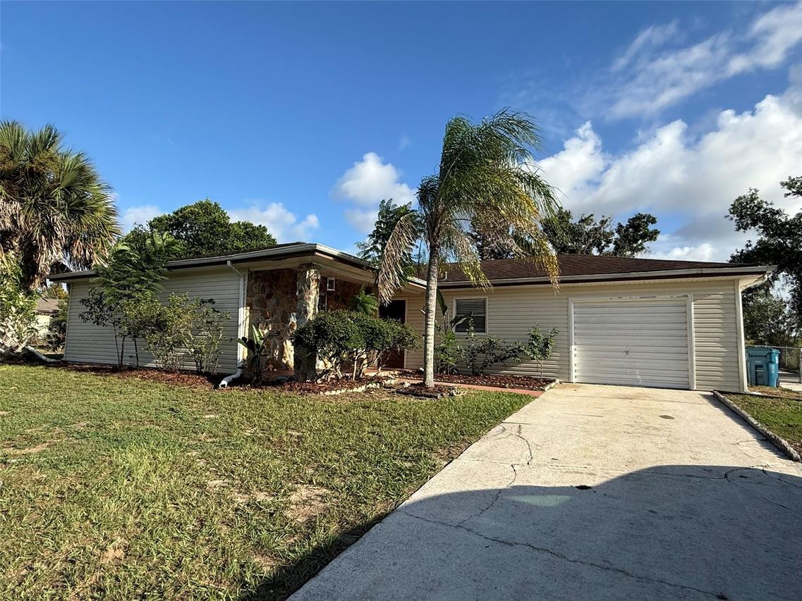 2024 Bel Ombre Cir., Lake Wales, FL 33898