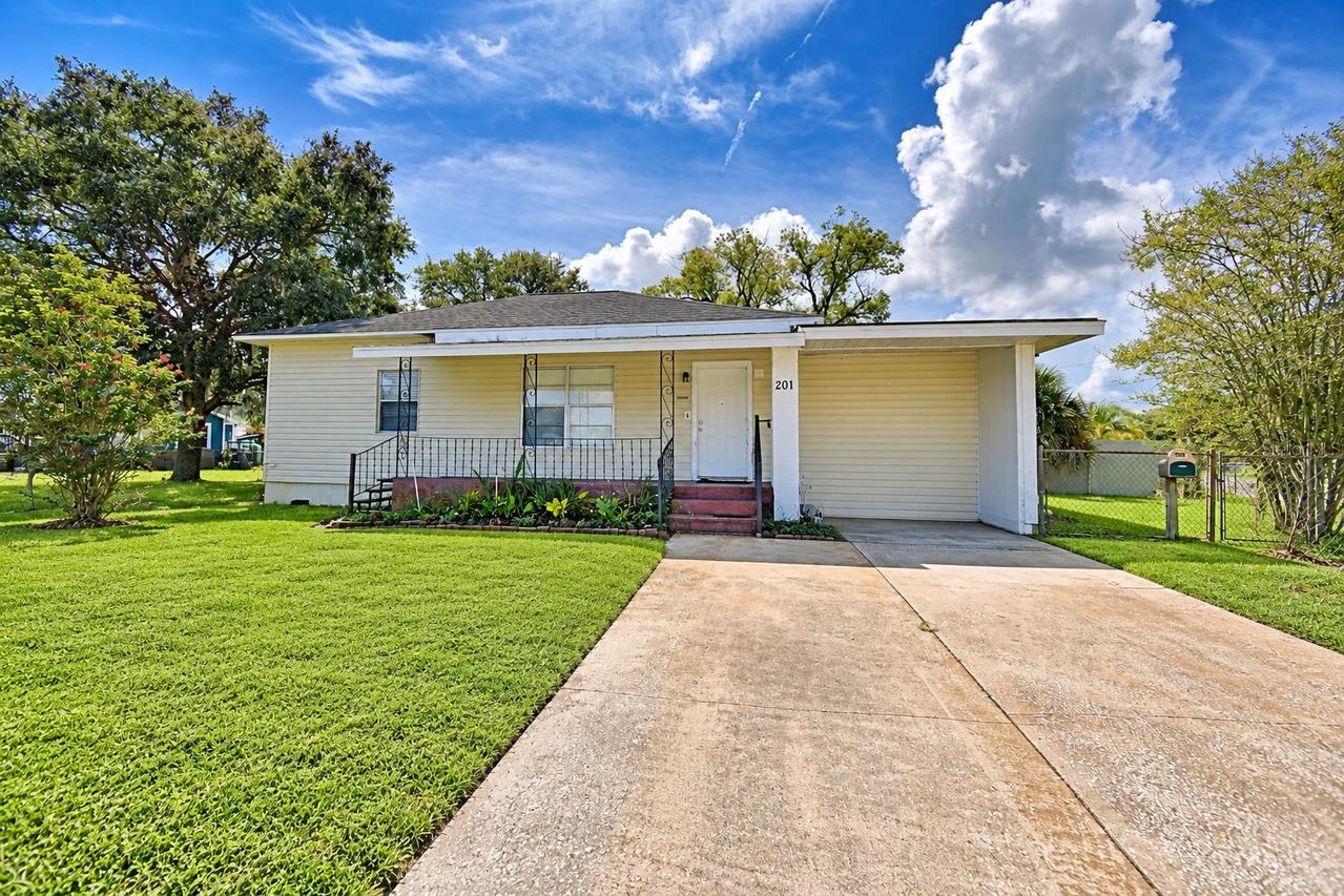 201 Lake Dale Dr., Auburndale, FL 33823