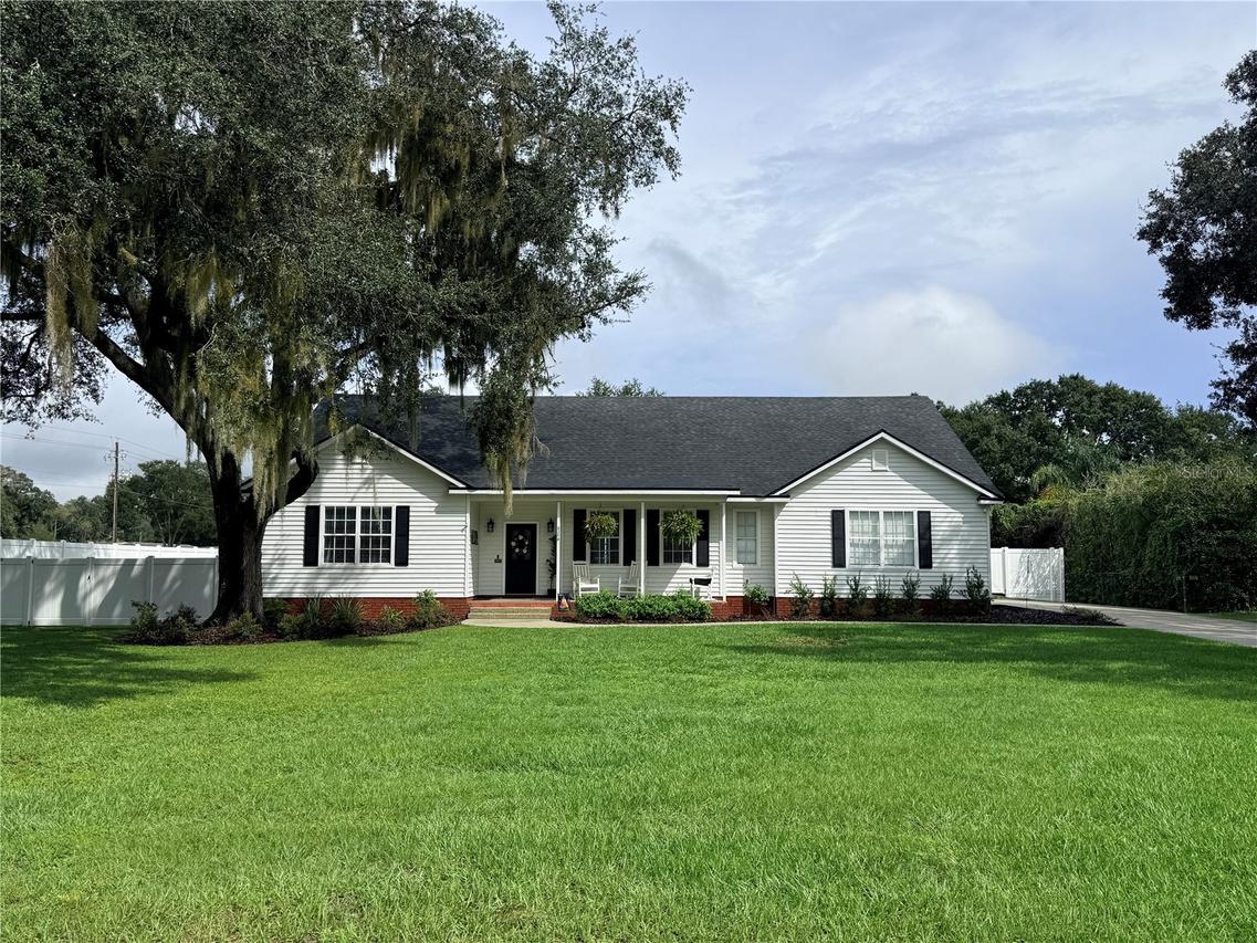 6206 Forestwood Dr., Lakeland, FL 33811