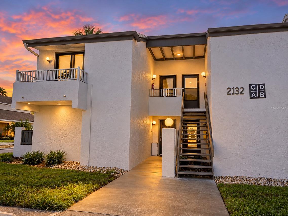 2132 Lakewood Club Dr. #8B, St Petersburg, FL 33712