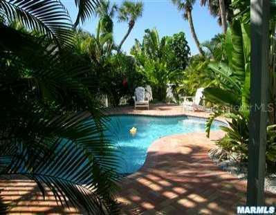 216 69th St., Holmes Beach, FL 34217