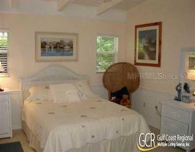 523 75th St., Holmes Beach, FL 34217