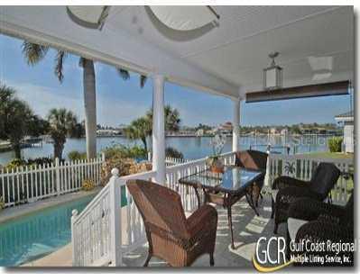 622 N Point Dr., Holmes Beach, FL 34217