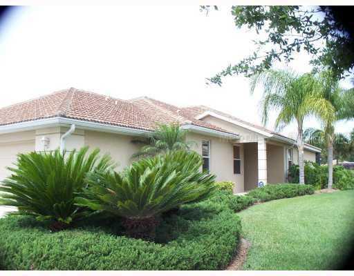 374 Fairway Isles Ln., Bradenton, FL 34212