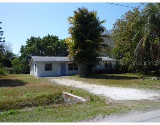 9709 9th Ave., Bradenton, FL 34209