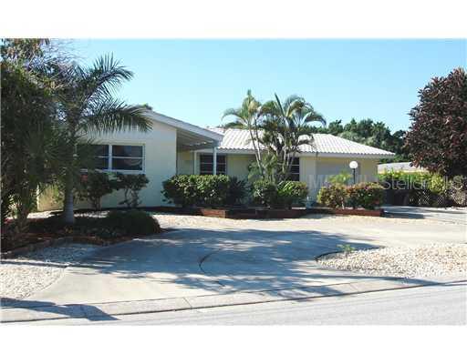 9907 Royal Palm Dr., Bradenton, FL 34210