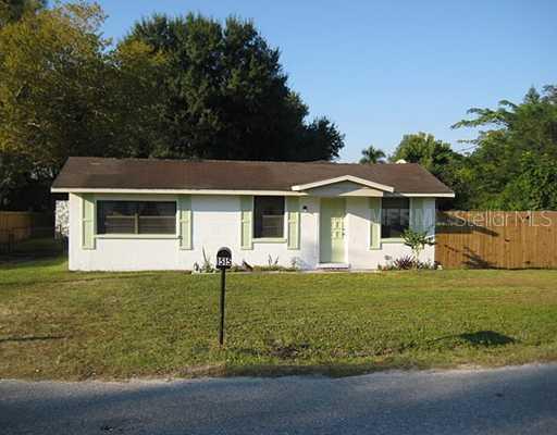 1515 E 32nd Ave., Bradenton, FL 34208