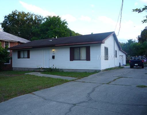 2217 11th Ave., Bradenton, FL 34205