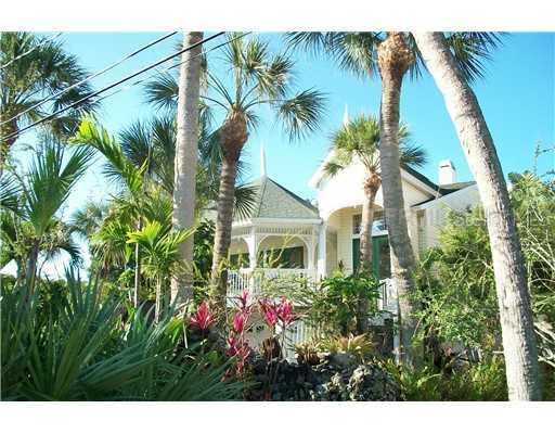 118 Neptune Ln., Holmes Beach, FL 34217