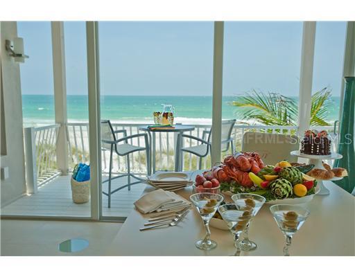 2808 Avenue E, Holmes Beach, FL 34217