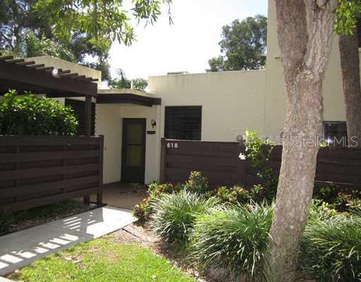 618 Woodlawn Dr., Bradenton, FL 34210