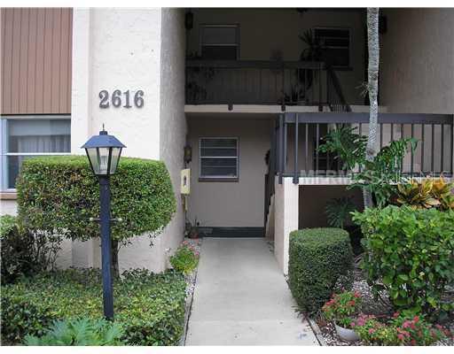 2616 Clubhouse Dr. #202, Sarasota, FL 34232