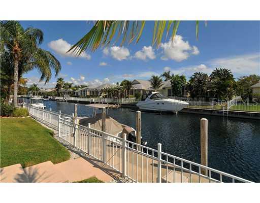 4724 Halyard Dr., Bradenton, FL 34208