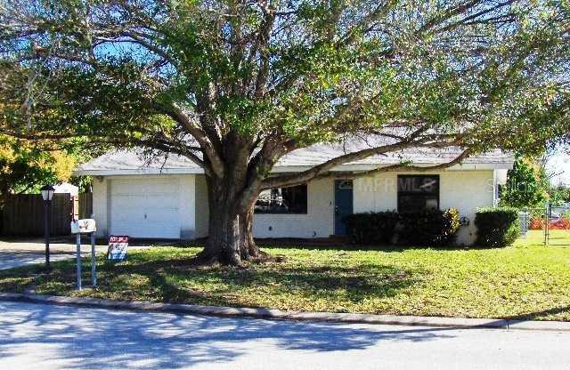 910 25th Ave., Palmetto, FL 34221