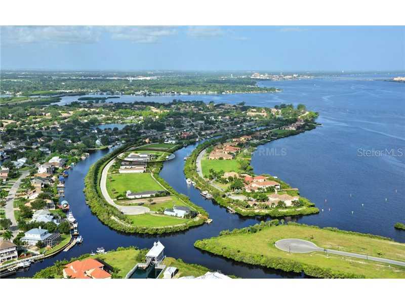 4203 5th Ave., Bradenton, FL 34208