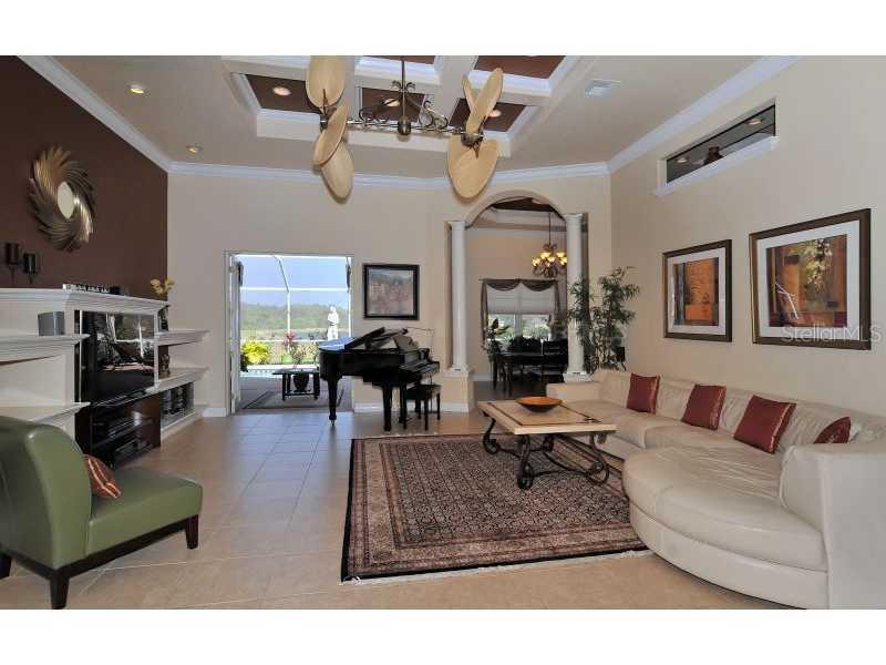 5327 Saddlewood Ter., Parrish, FL 34219