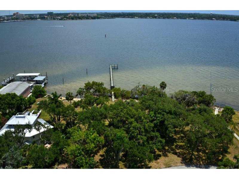 1313 Riverside Dr., Palmetto, FL 34221