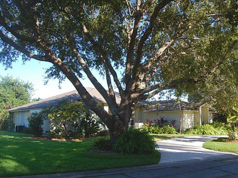 927 80th St., Bradenton, FL 34209