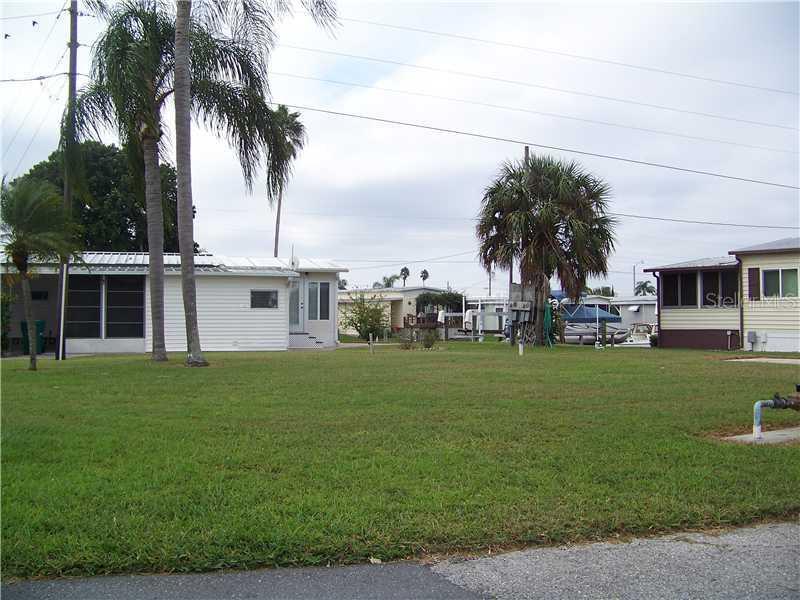 298 Bahama Dr., Palmetto, FL 34221