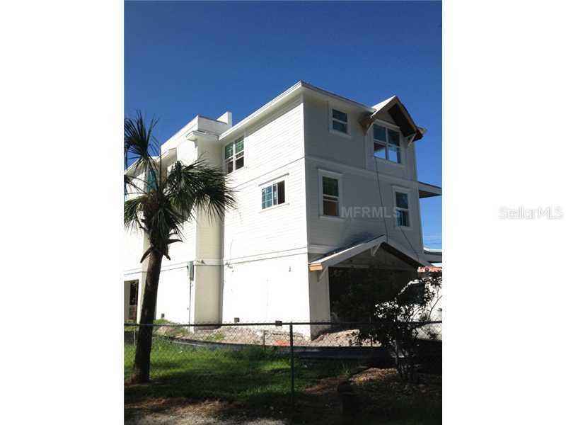 105 4th St., Bradenton Beach, FL 34217