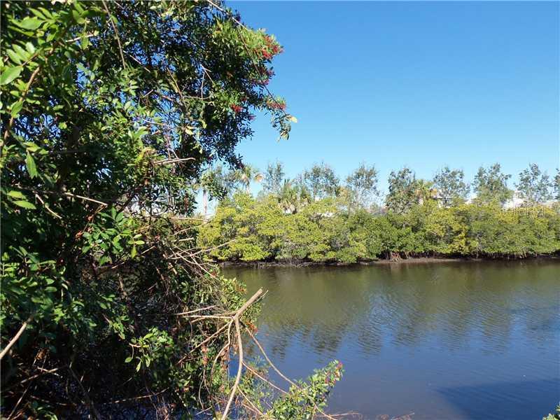 4307 4th Ave., Bradenton, FL 34208