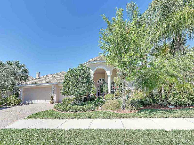 9011 Brookfield Ter., Bradenton, FL 34212