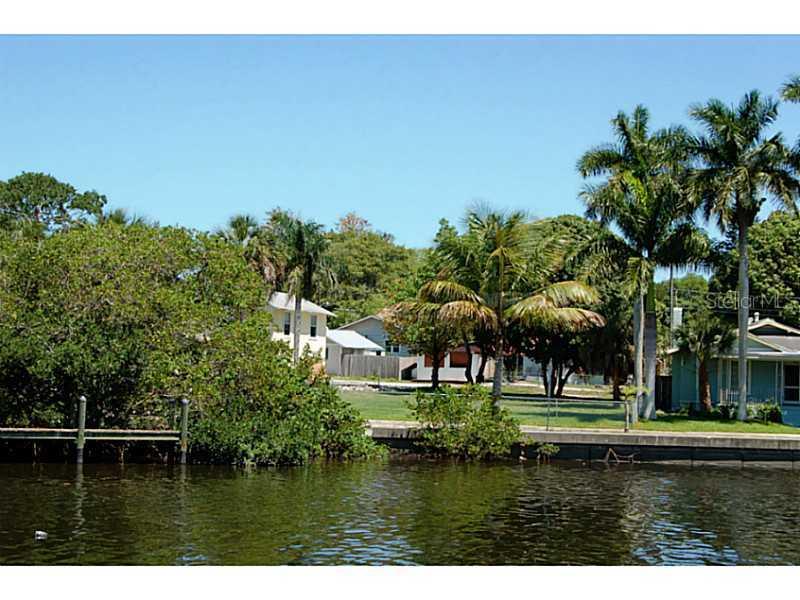 632 Virginia Dr., Bradenton, FL 34205