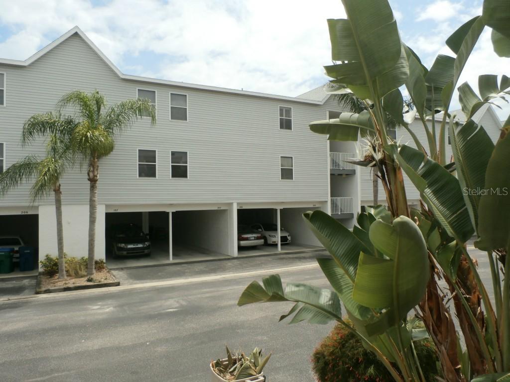 3607 E Bay Dr. #208, Holmes Beach, FL 34217