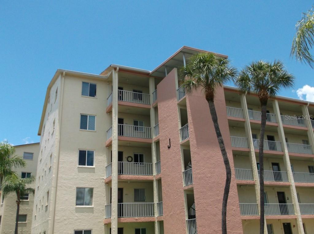 3649 Lake Bayshore Dr. #J-501, Bradenton, FL 34205