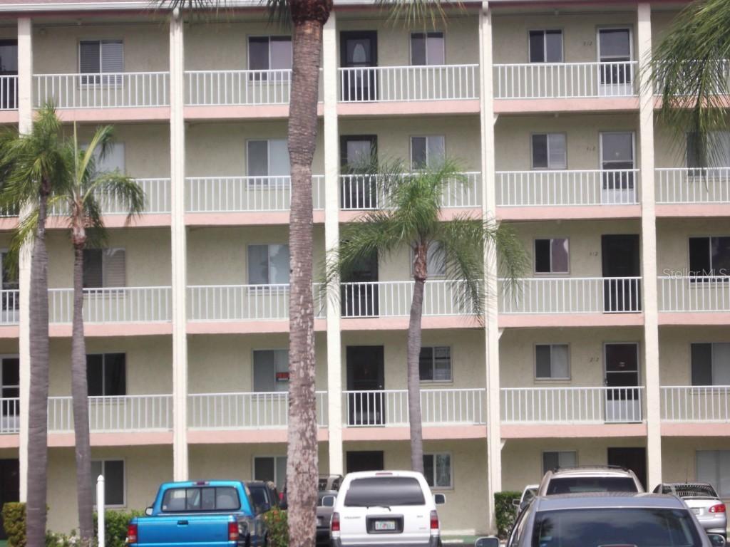 3733 Lake Bayshore Dr. #H-211, Bradenton, FL 34205